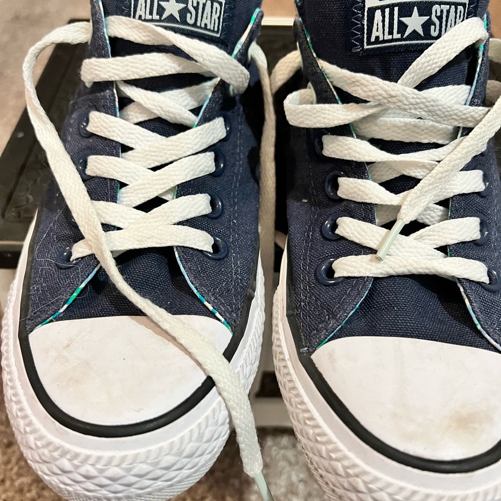 Converse Sneakers All Stars Limited Edition Navy & Blue Floral Lined Worn Once! - Picture 7 of 14
